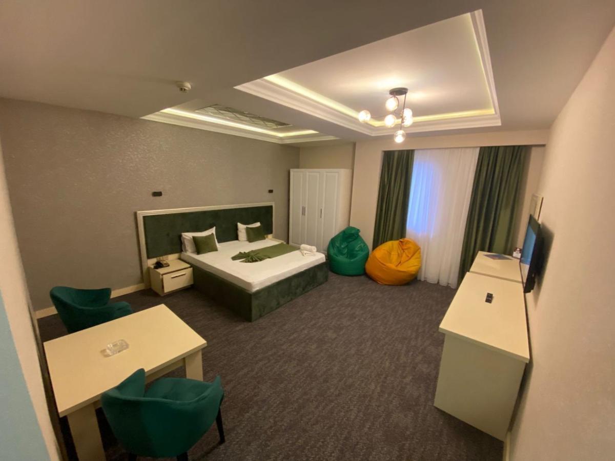 Mont Inn Hotel Bakoe Buitenkant foto