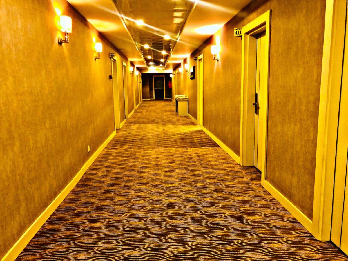 Mont Inn Hotel Bakoe Buitenkant foto
