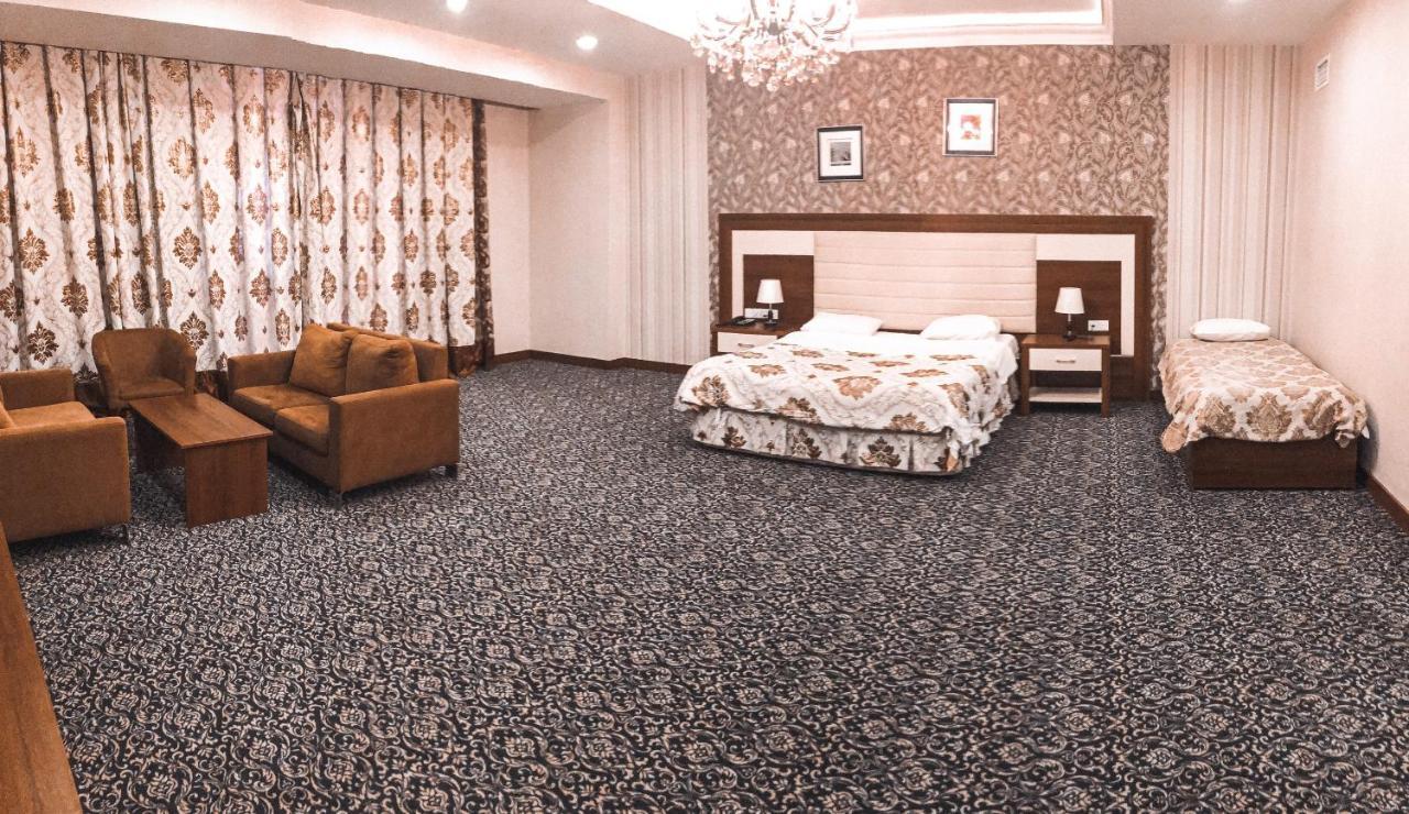 Mont Inn Hotel Bakoe Buitenkant foto